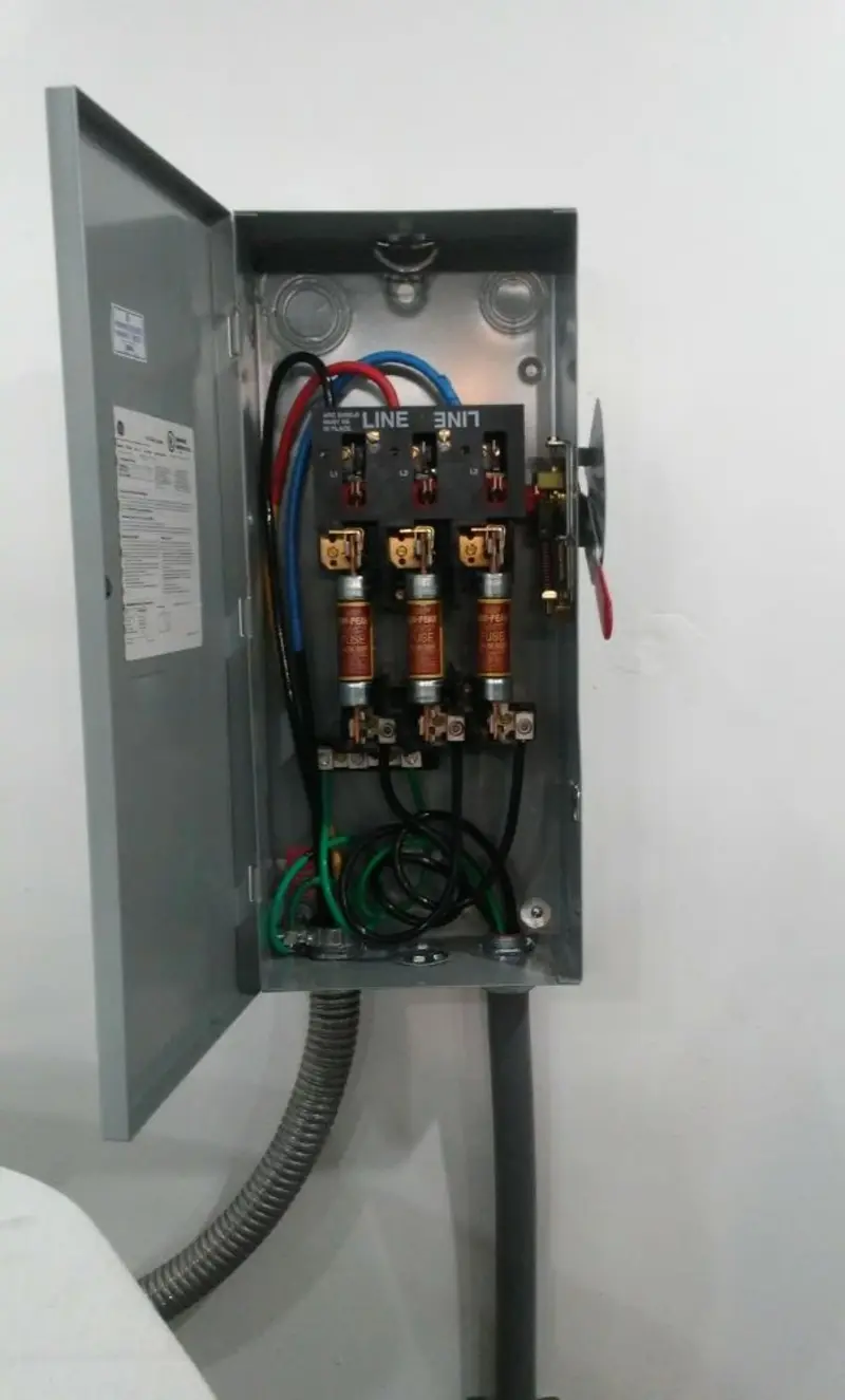 Three-phase disconnect switch installed for Smoke Detector Installation in South Run